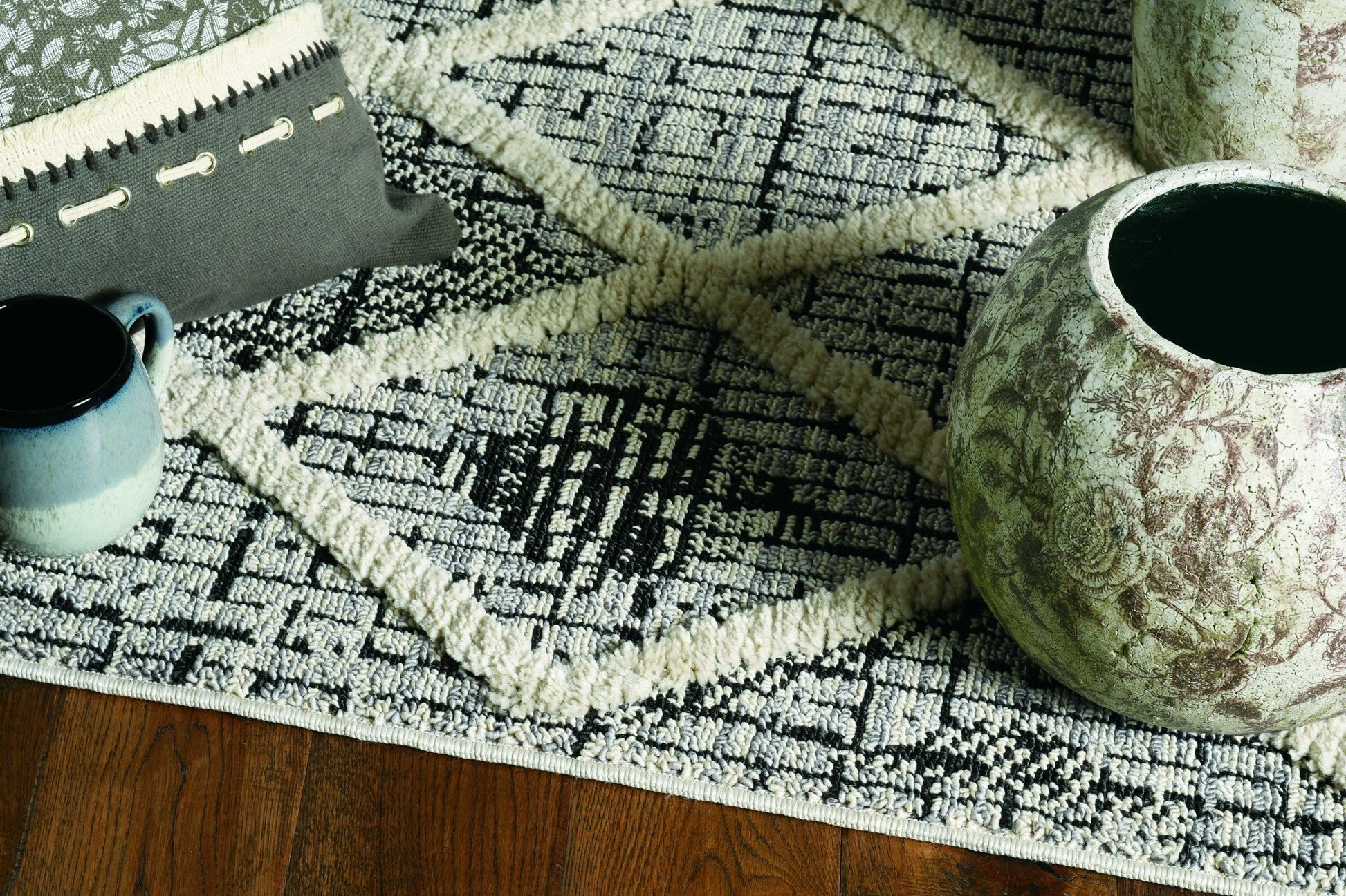 HomeRoots 105" x 156" Charcoal Polyester Rug