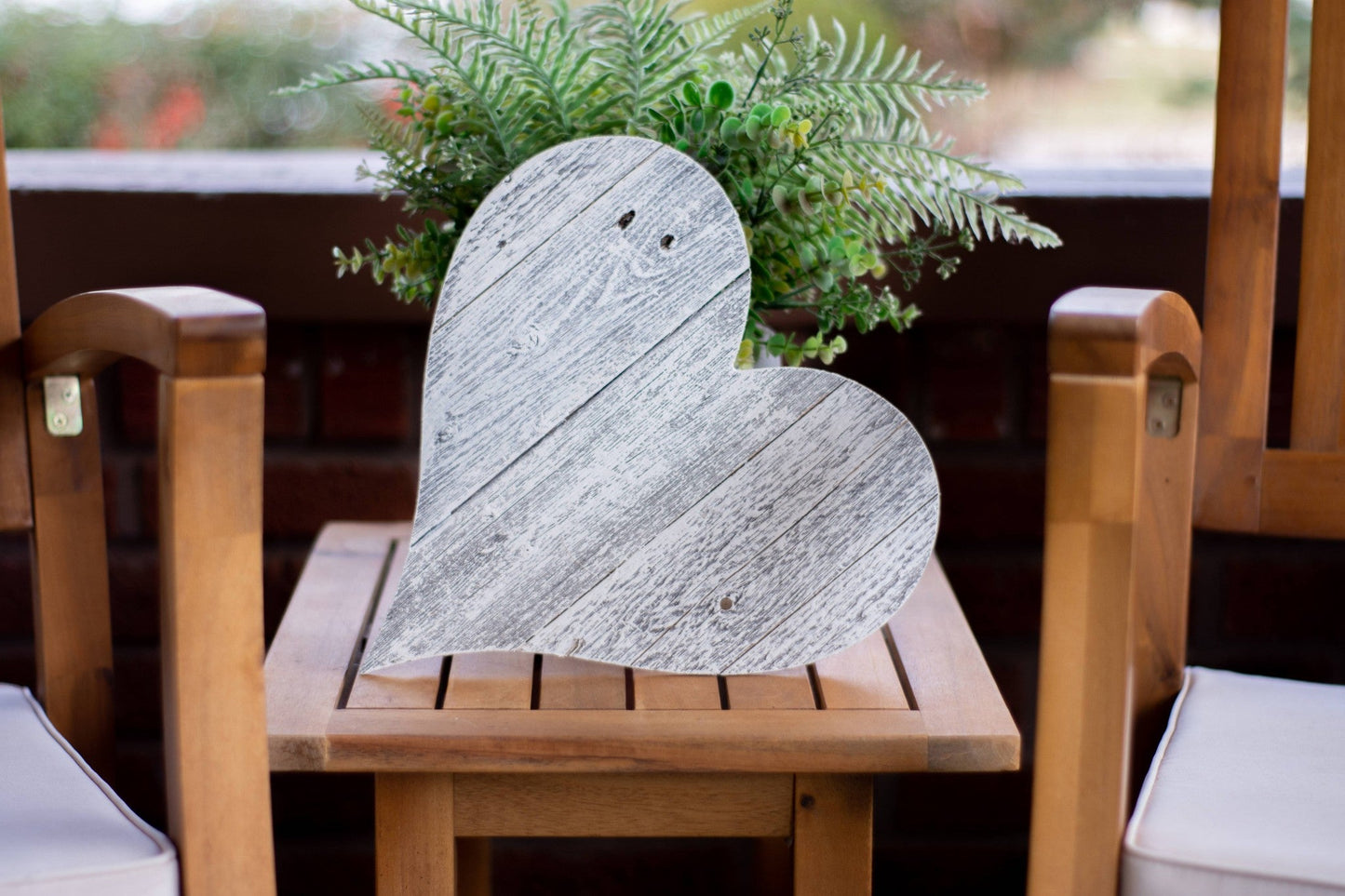 HomeRoots 12" Farmhouse White Wash Wooden Heart