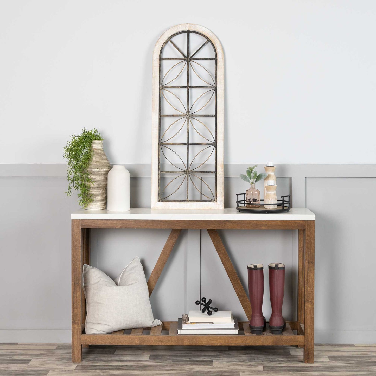HomeRoots 12" Round Metal Frame & Wood Tray