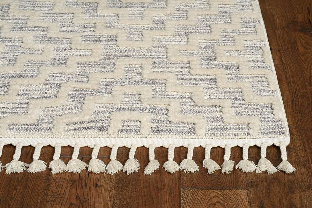 HomeRoots 12' x 15' Ivory Grey Machine Woven Diamond Pattern With Fringe Indoor Area Rug