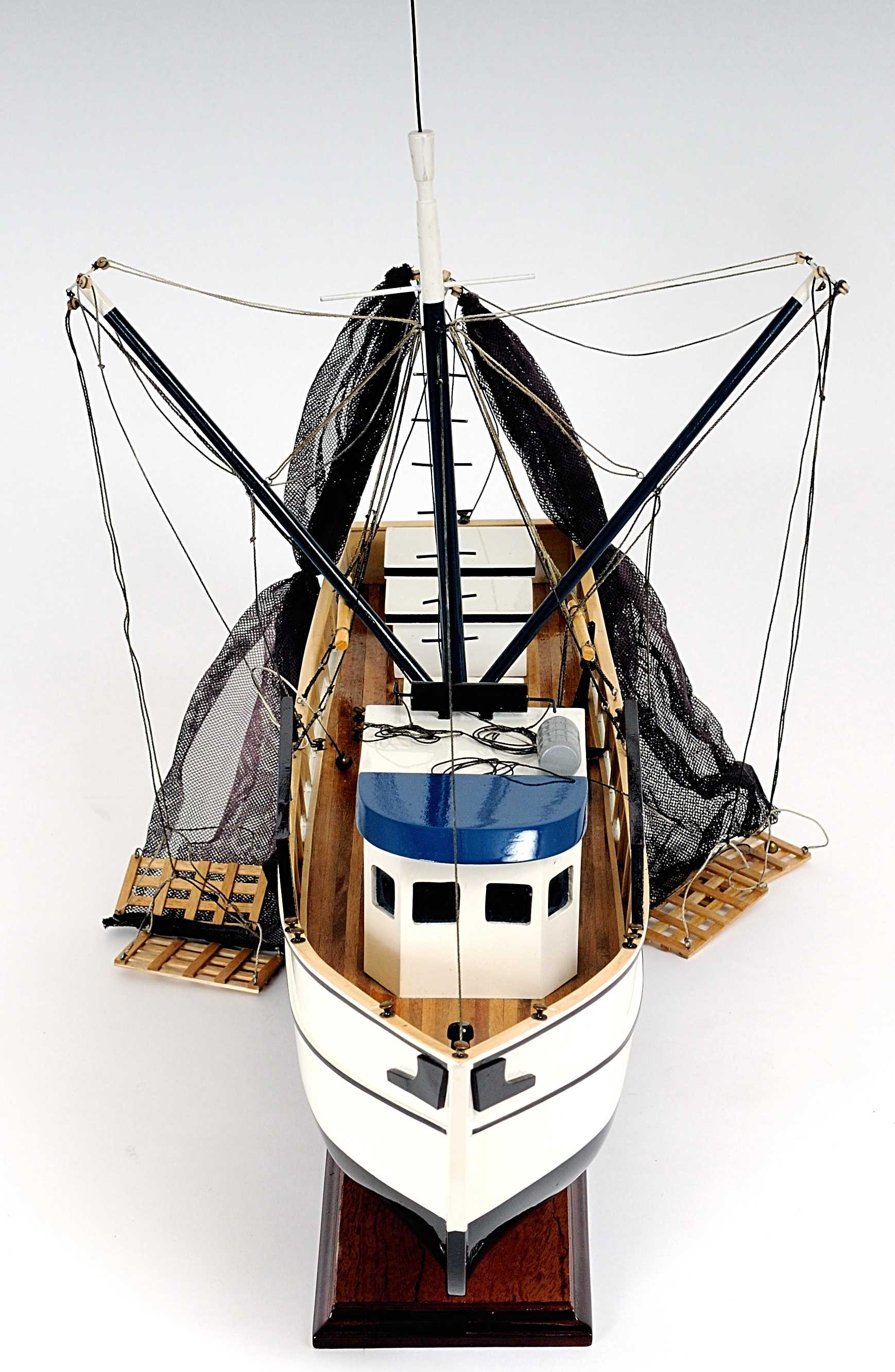 HomeRoots 13.5" x 25" x 22" Shrimp Boat