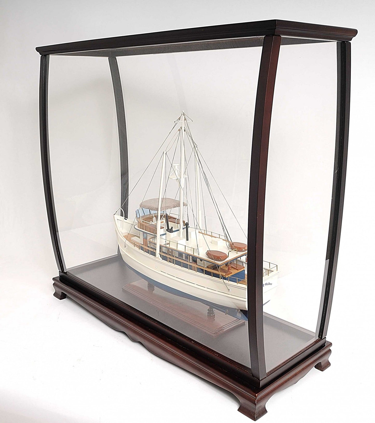 HomeRoots 13.75" x 40" x 39.25" Table Top Display Case