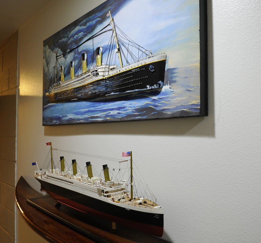 HomeRoots 1912 RMS Titanic 3D Ship Painting