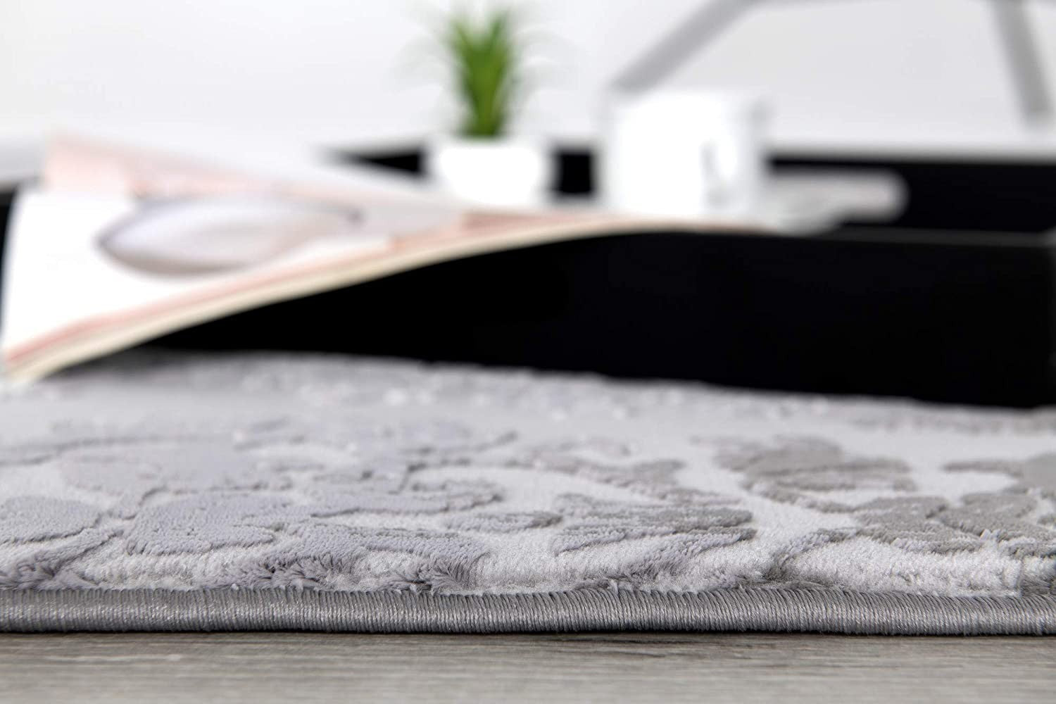 HomeRoots 2' x 20' Gray Dripping Damask Runner Rug