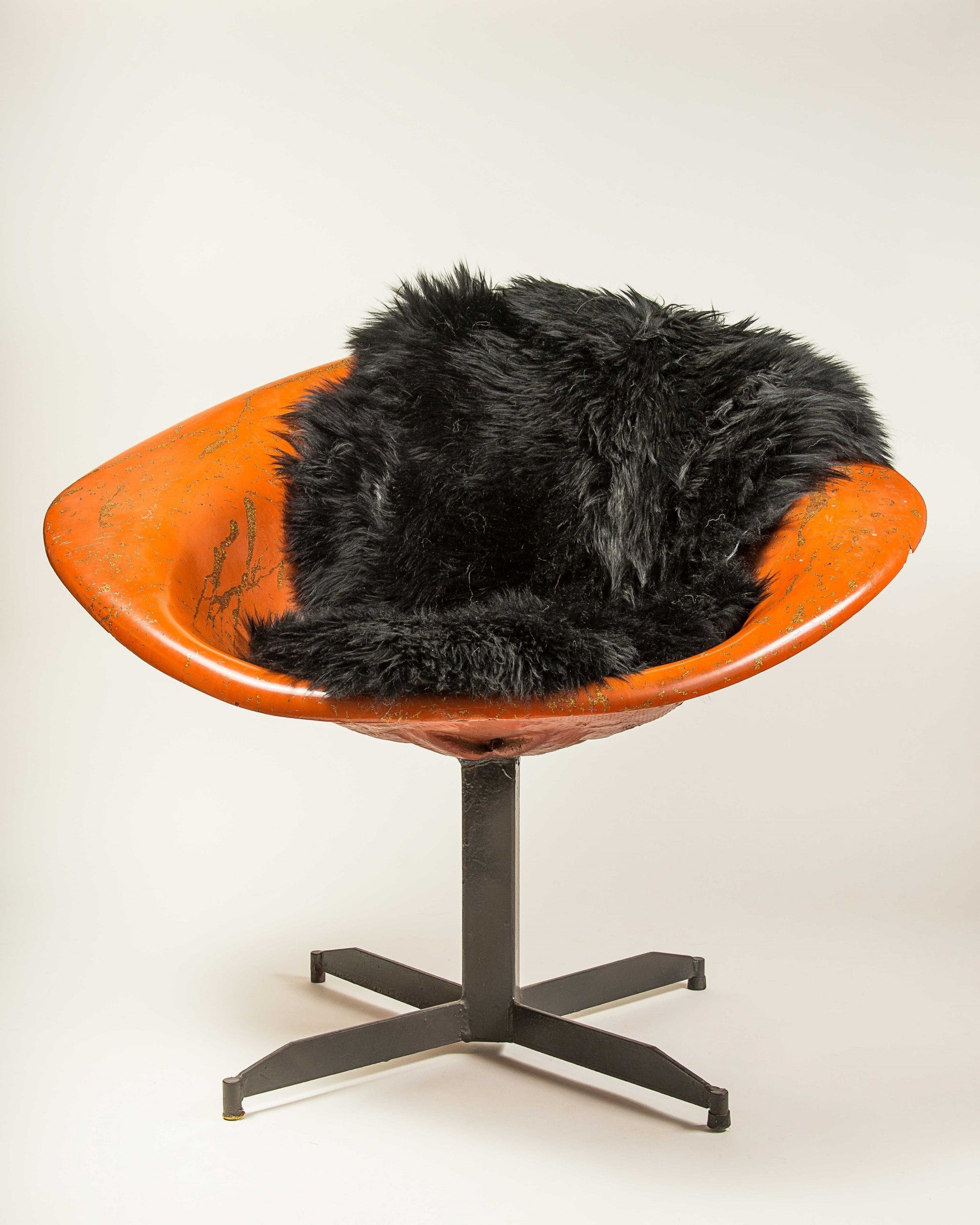 HomeRoots 2' x 3' Black New Zealand Natural Sheepskin Rug