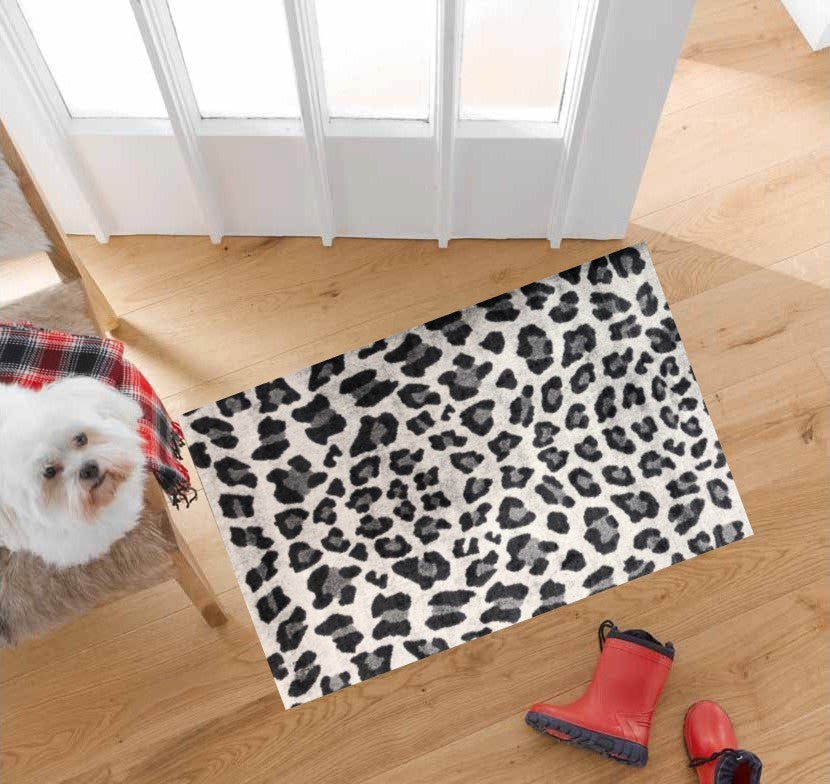 HomeRoots 2' x 3' Black and Gray Cheetah Washable Floor Mat