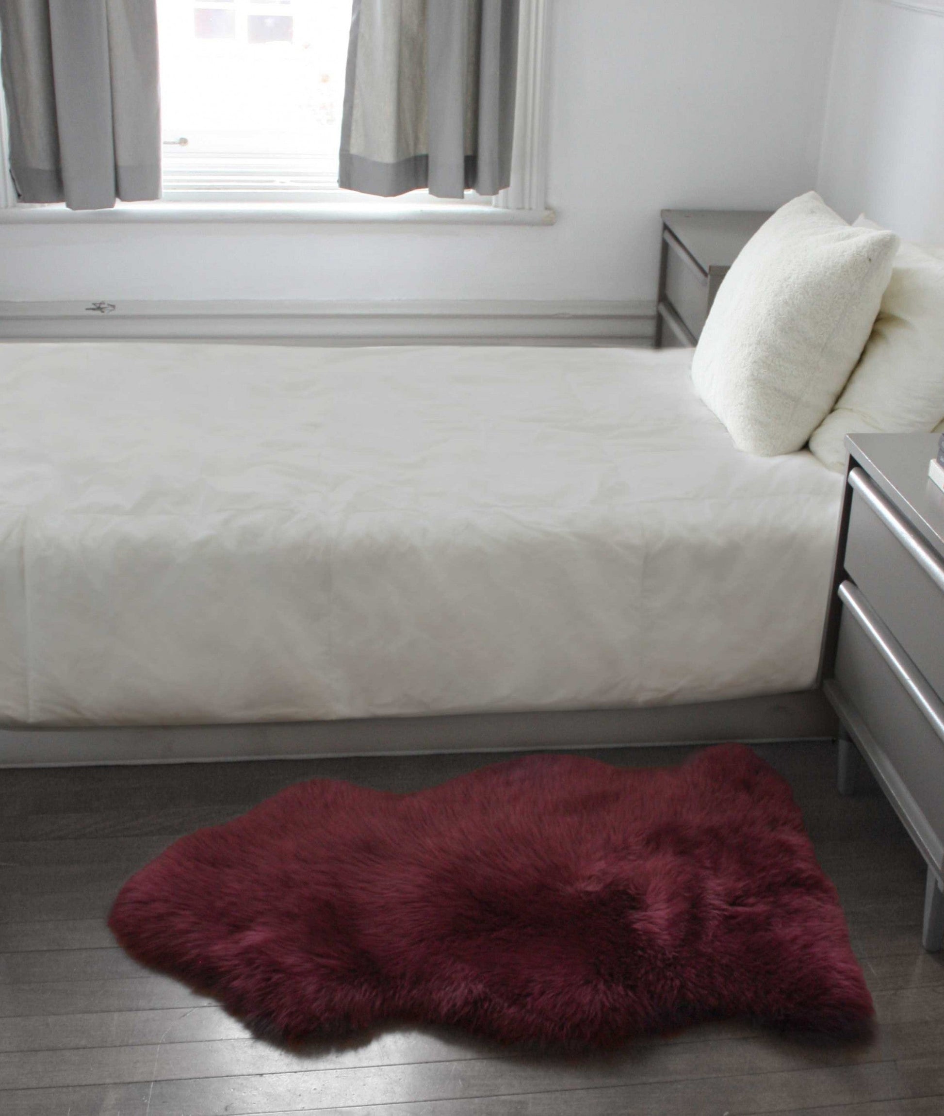 HomeRoots 2' x 3' Burgundy New Zealand Natural Sheepskin Rug