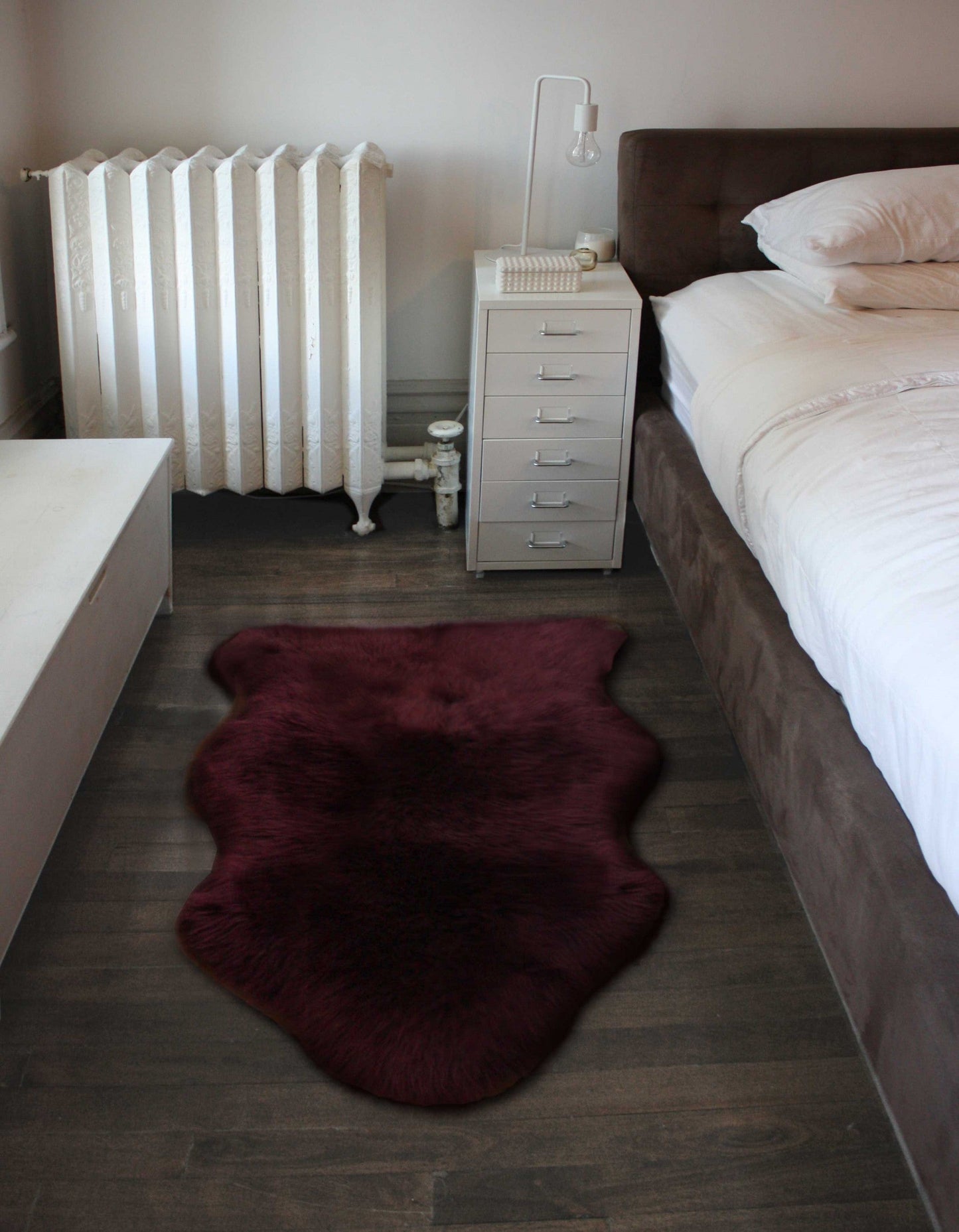 HomeRoots 2' x 3' Burgundy New Zealand Natural Sheepskin Rug