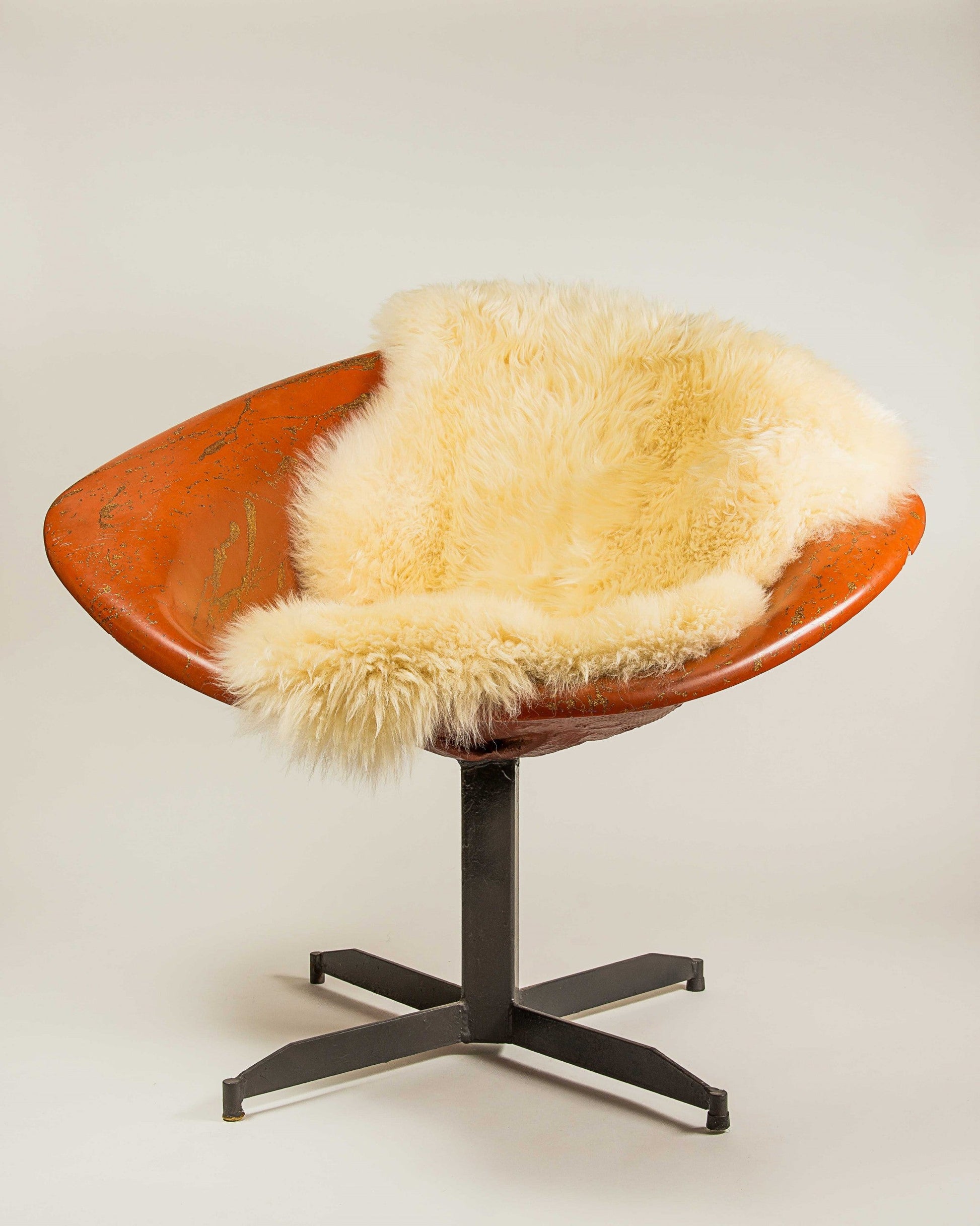 HomeRoots 2' x 3' Cream New Zealand Natural Sheepskin Rug