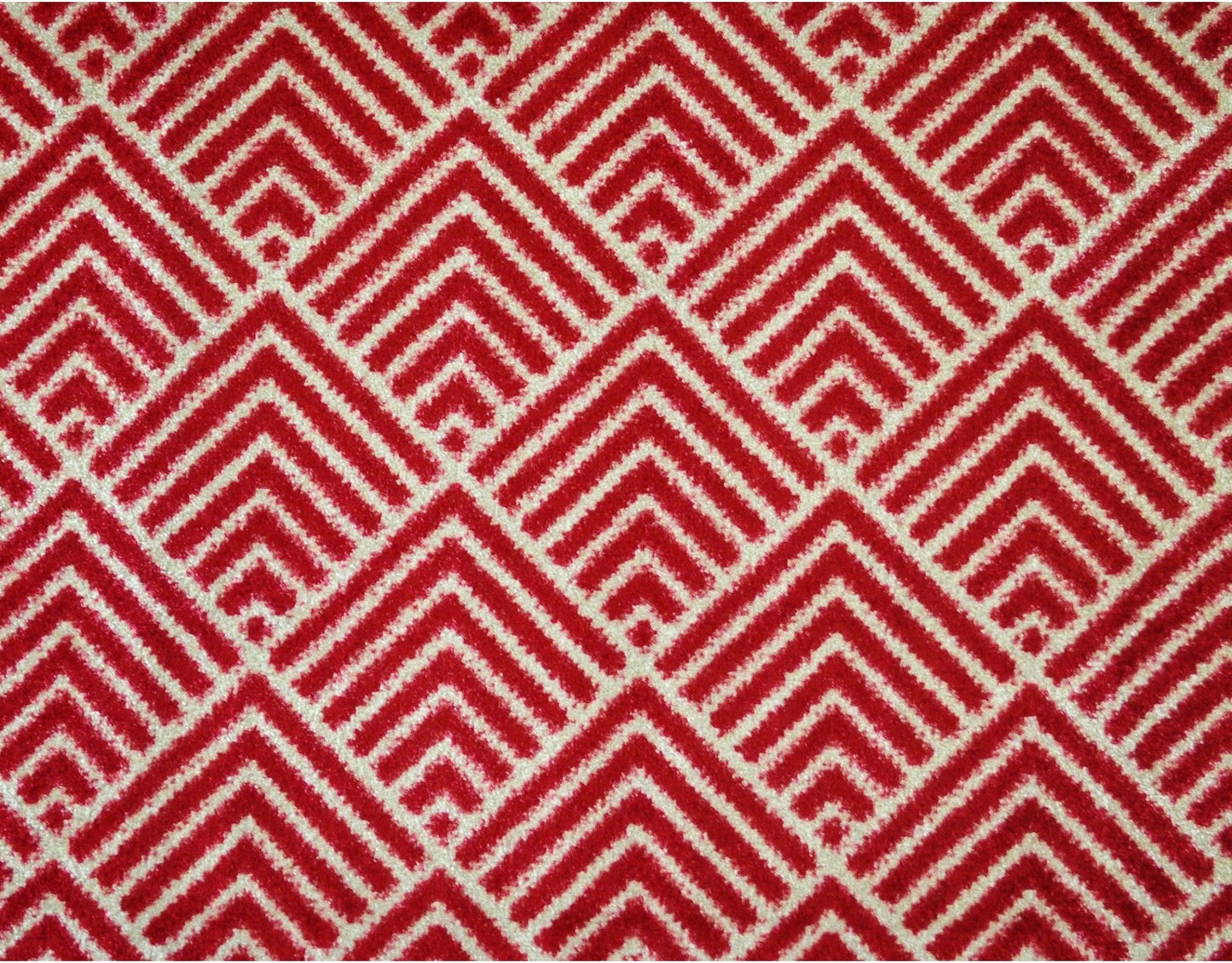 HomeRoots 2' x 3' Deep Red and Tan Arrow Geo Washable Floor Mat