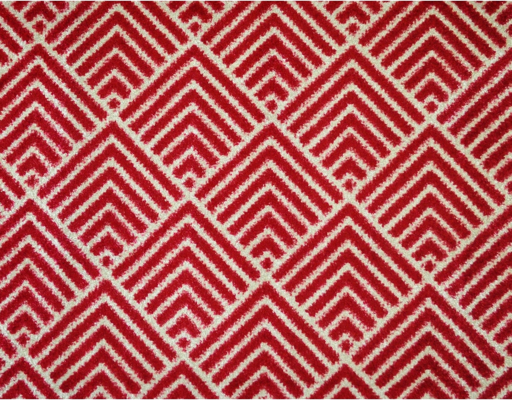 HomeRoots 2' x 3' Deep Red and Tan Arrow Geo Washable Floor Mat