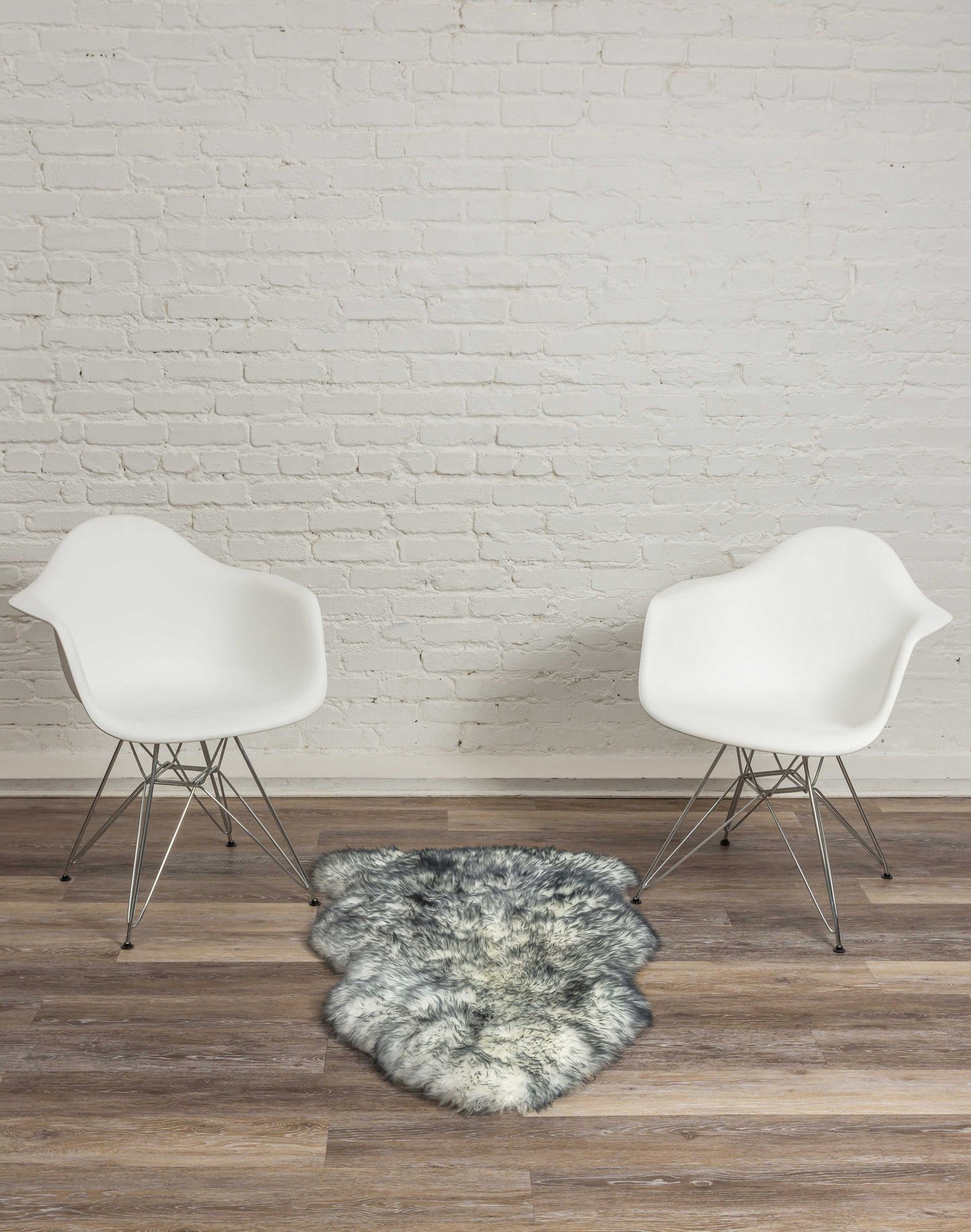 HomeRoots 2' x 3' Gray Mist New Zealand Natural Sheepskin Rug