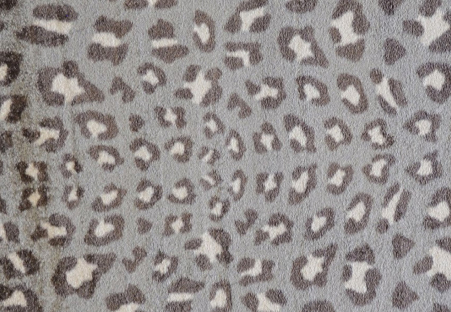 HomeRoots 2' x 3' Gray and Brown Cheetah Washable Floor Mat