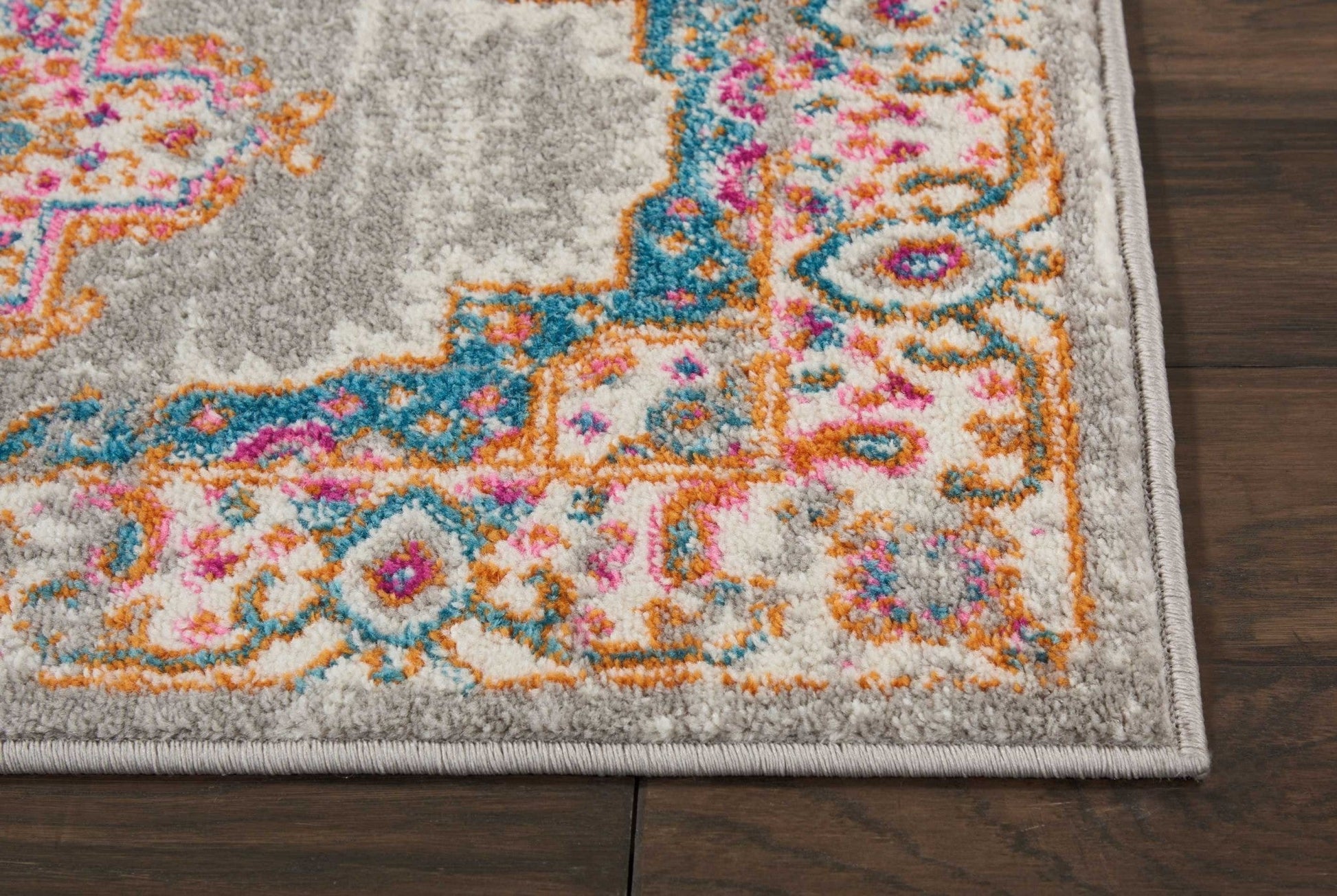 HomeRoots 2’ x 3’ Gray and Gold Medallion Scatter Rug