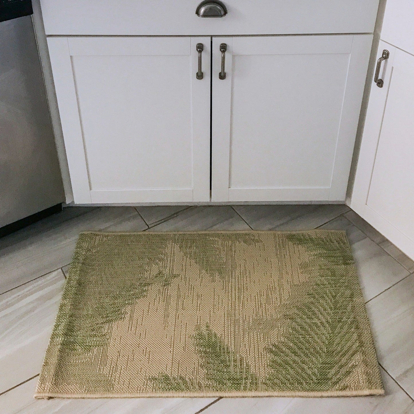HomeRoots 2' x 3' Green Palms Indoor Outdoor Scatter Rug