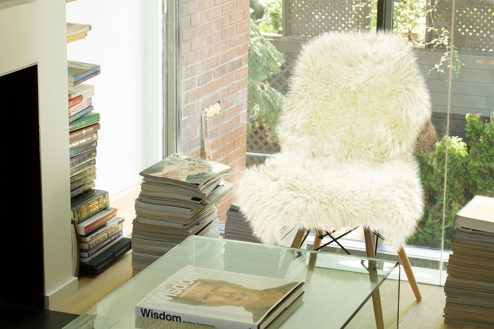 HomeRoots 2" x 3" Natural New Zealand Sheepskin Wool Area Rug in White Finish