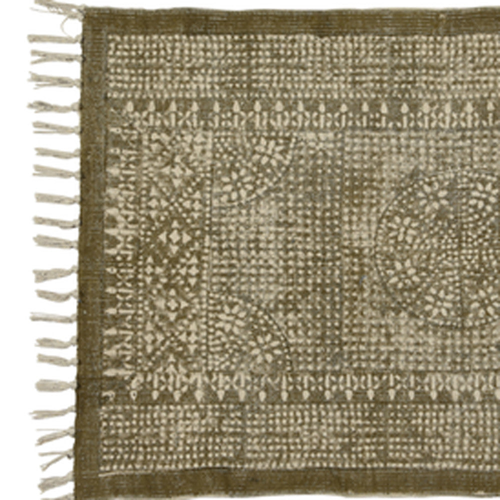 HomeRoots 2' x 3' Putty Distressed Medallion Scatter Rug