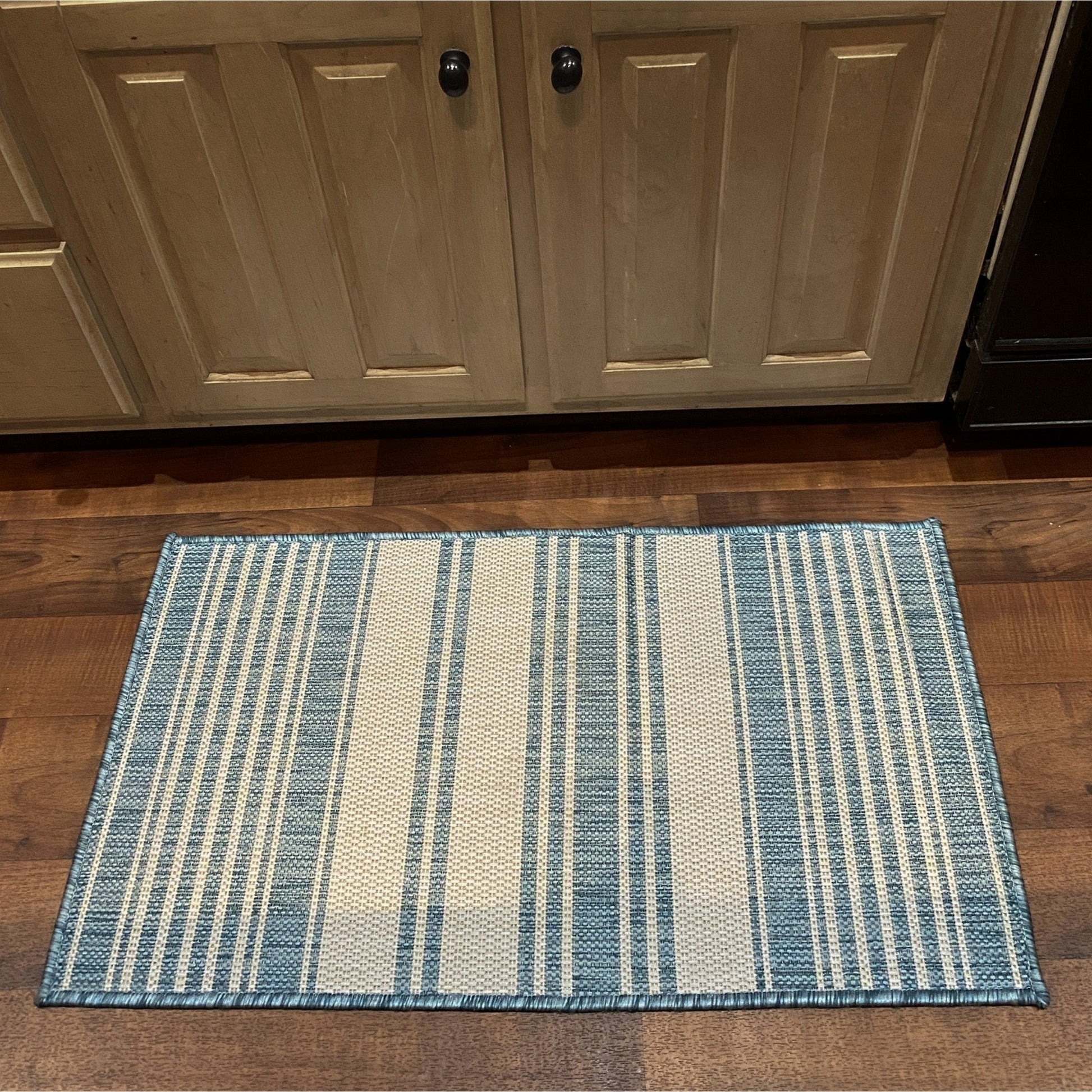 HomeRoots 2' x 3' Teal Uneven Stripe Indoor Outdoor Scatter Rug