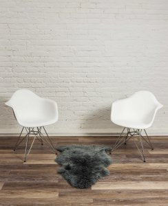 HomeRoots 2' x 3' Warm Gray New Zealand Natural Sheepskin Rug