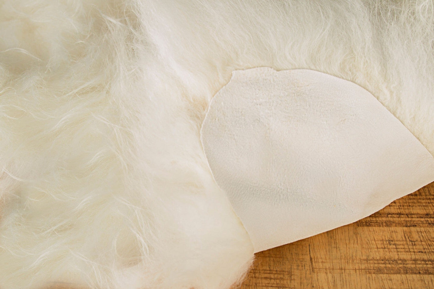 HomeRoots 2' x 3' White Natural Wool Long-Haired Sheepskin Area Rug
