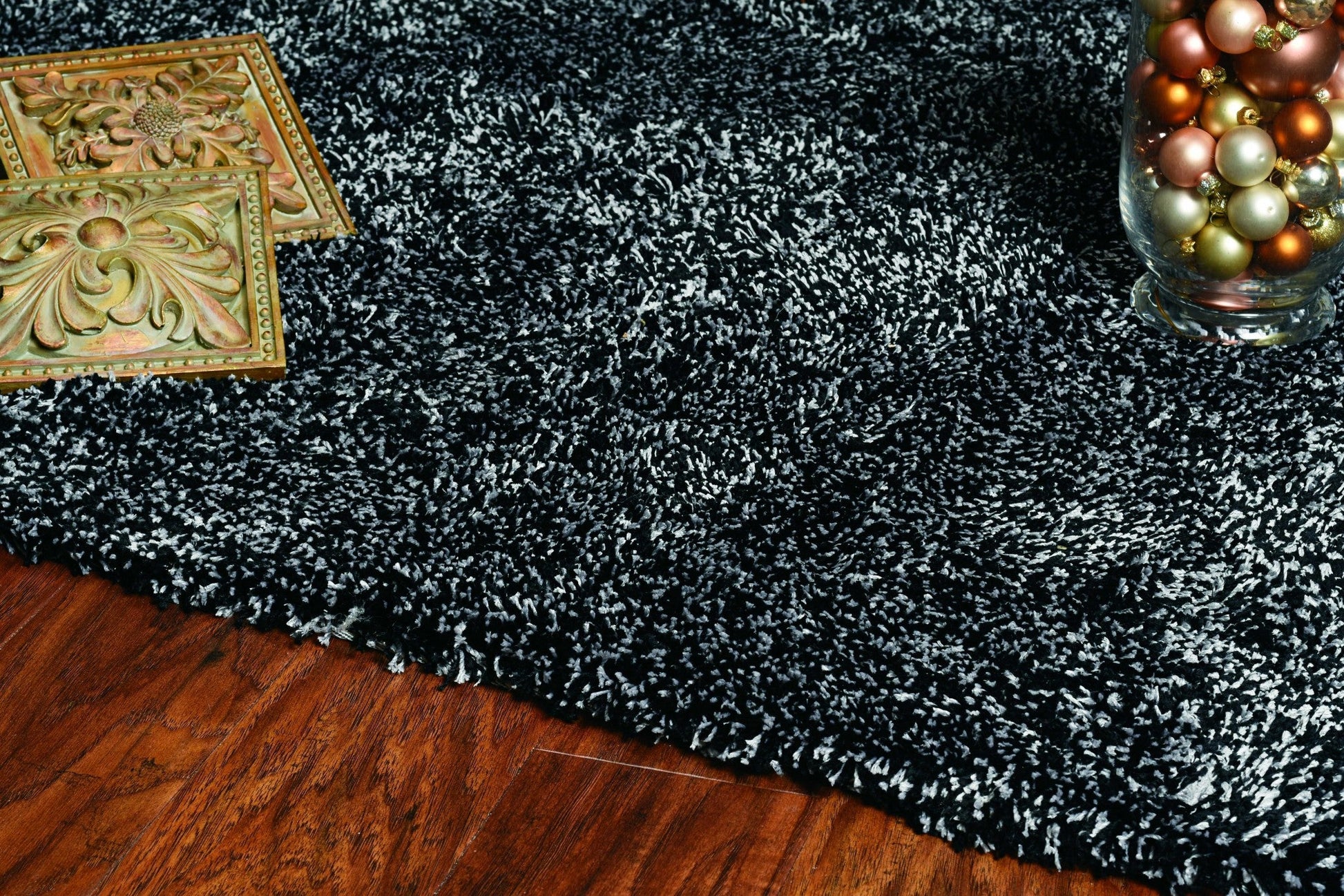 HomeRoots 2' x 4' Black Heather Indoor Shag Rug