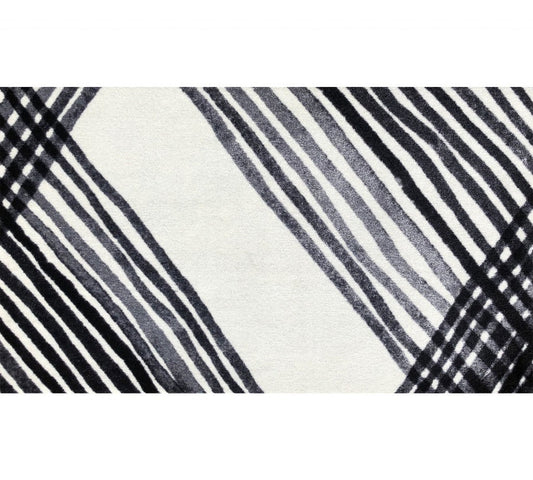HomeRoots 2' x 4' Black and Gray Abstract Arrow Washable Floor Mat