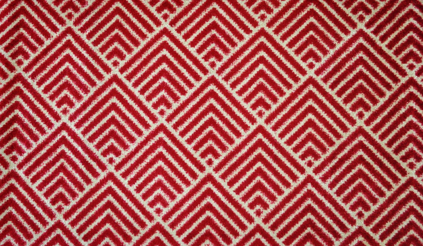 HomeRoots 2' x 4' Deep Red and Tan Arrow Geo Washable Floor Mat