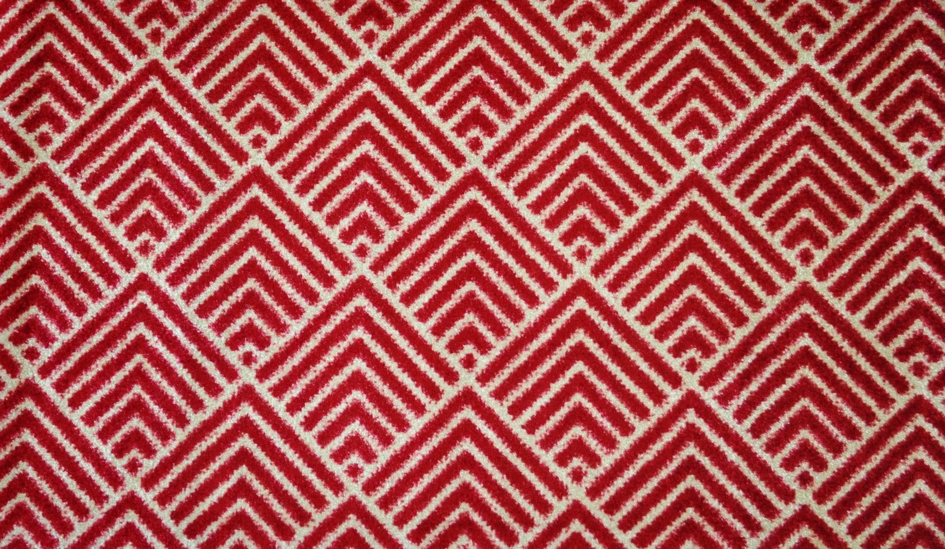 HomeRoots 2' x 4' Deep Red and Tan Arrow Geo Washable Floor Mat