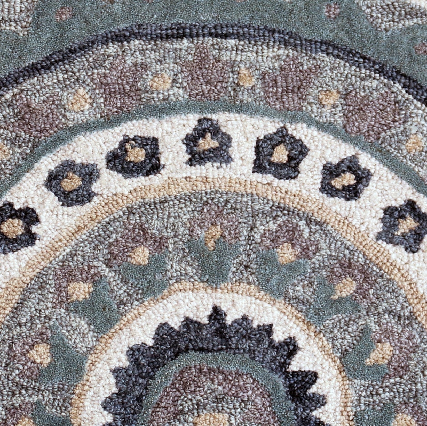 HomeRoots 2' x 4' Gray Geometric Medallion Hearth Rug