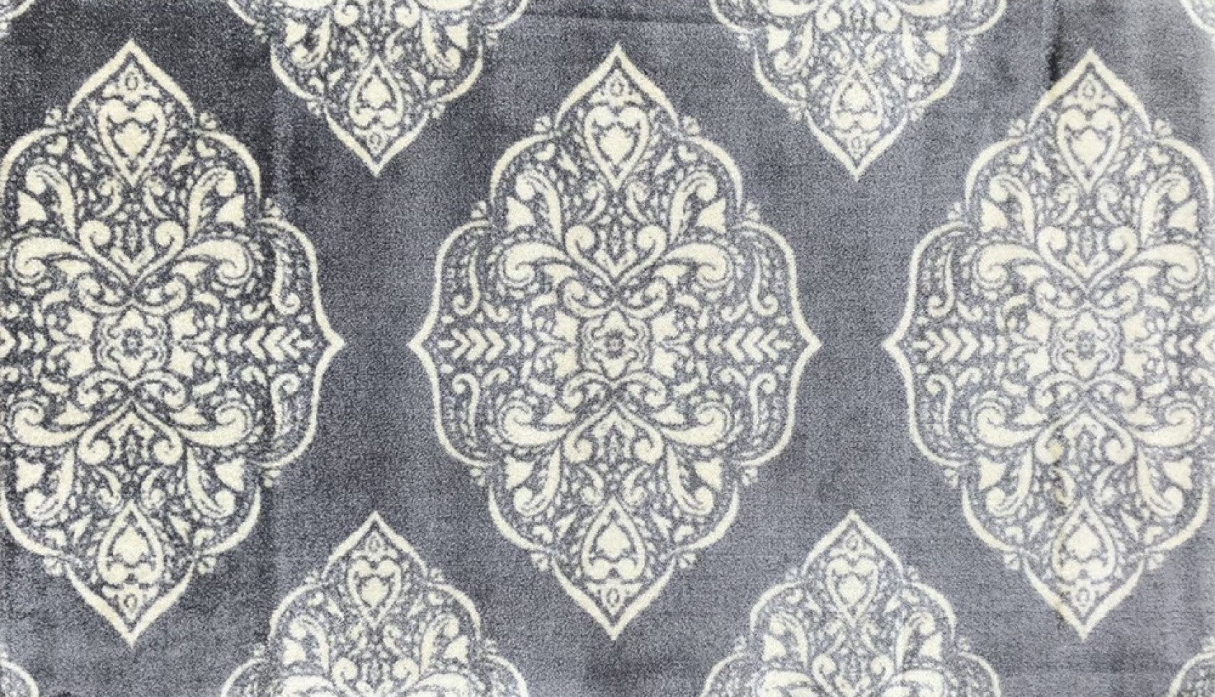 HomeRoots 2' x 4' Gray and Ivory Scallop Medallion Washable Floor Mat