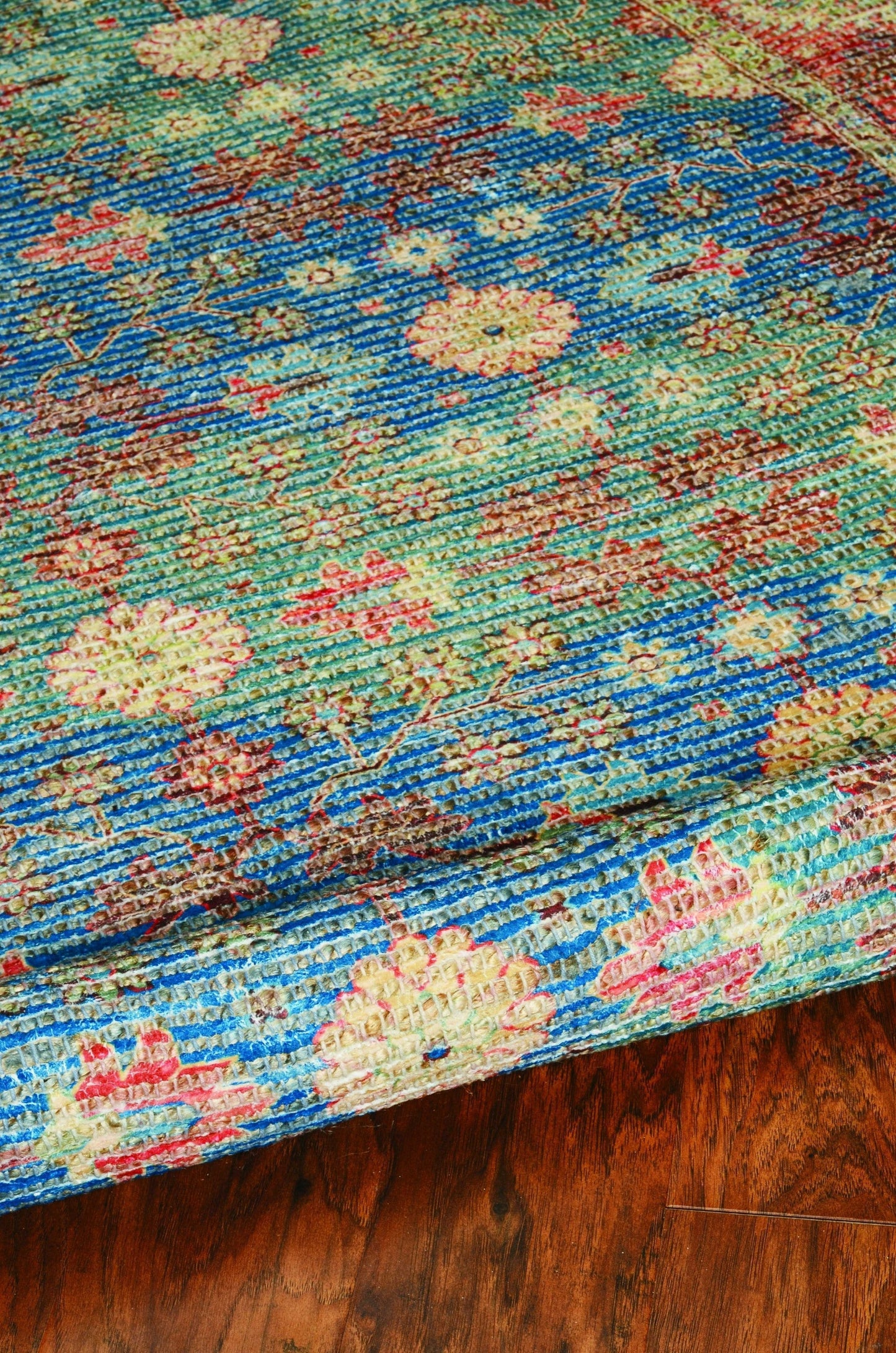 HomeRoots 2" x 4" Hand Woven Floral Traditional Indoor Accent Rug With Blue and Red Finish