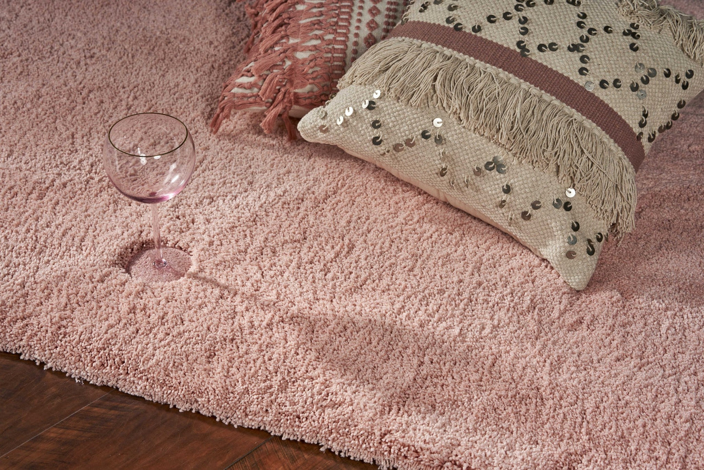 HomeRoots 2' x 4' Polyester Rose Pink Area Rug