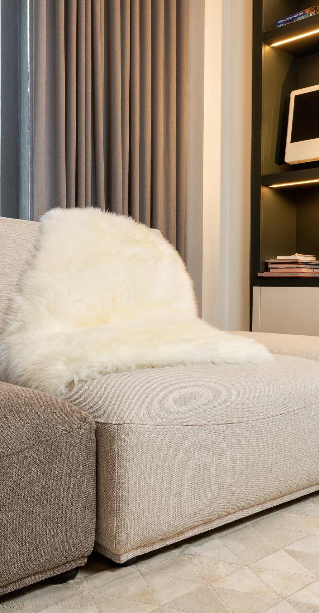 HomeRoots 2' x 5' Natural Rectangular Sheepskin Area Rug