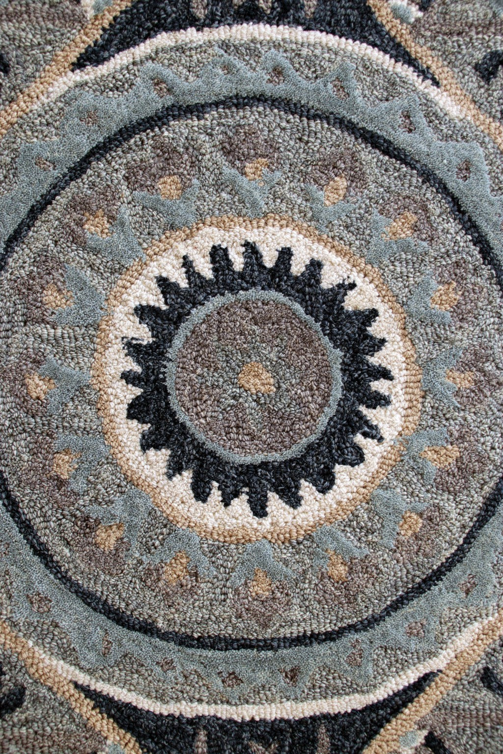 HomeRoots 2' x 7' Gray Geometric Medallion Runner Rug
