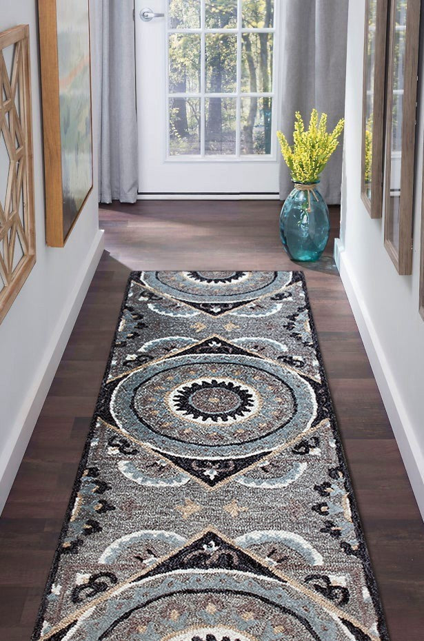 HomeRoots 2' x 7' Gray Geometric Medallion Runner Rug