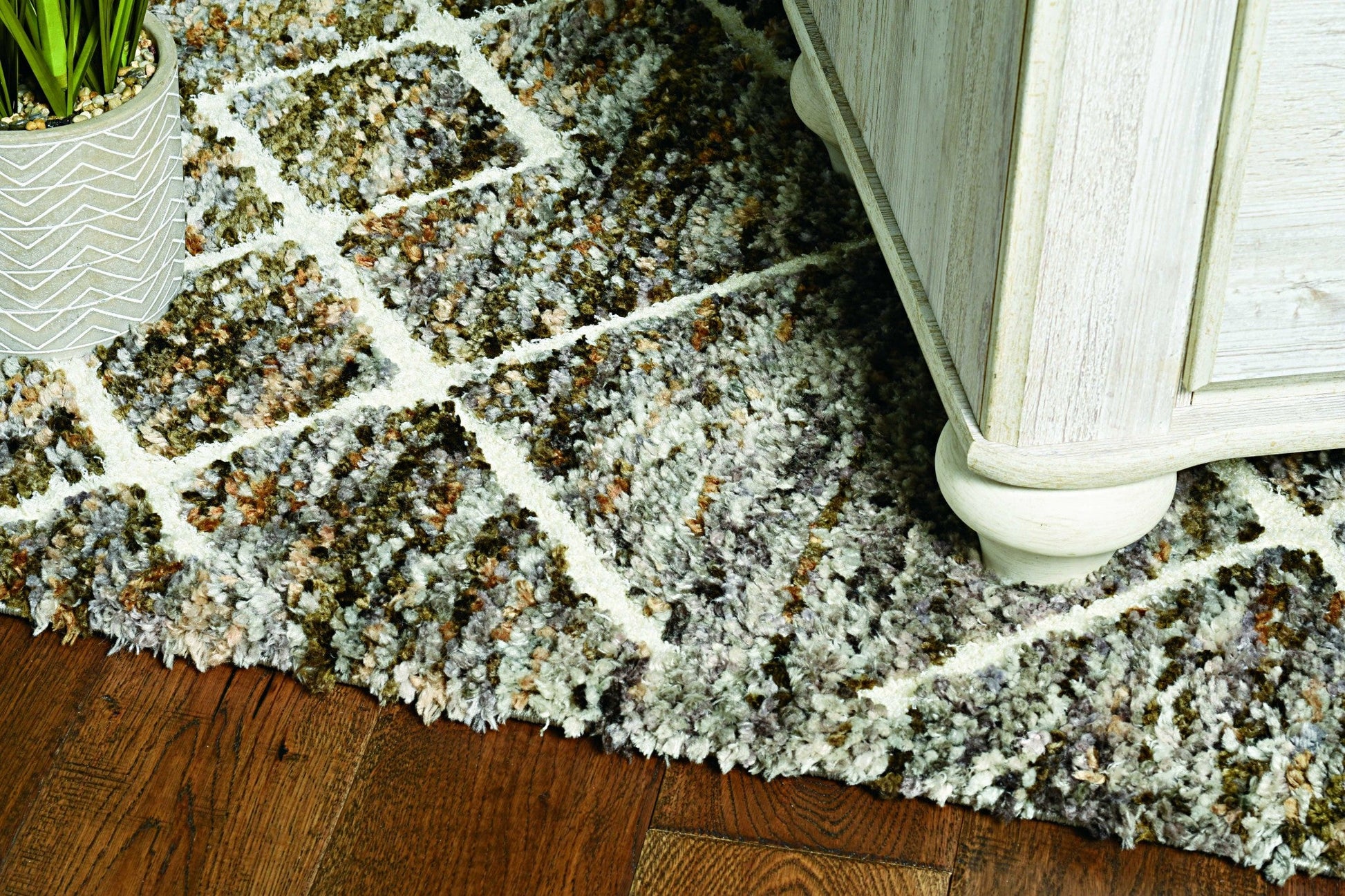HomeRoots 2' x 7' Mocha Geometric Diamond Runner Rug with Fringe