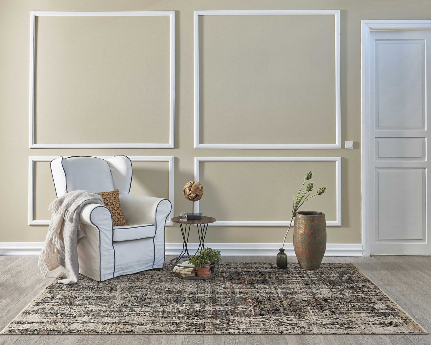 HomeRoots 2' x 8' Grey Medallion Runner Rug