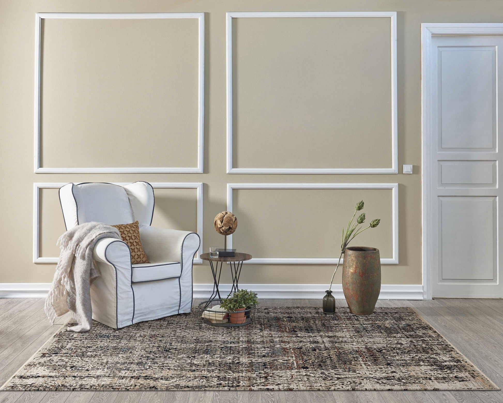 HomeRoots 2' x 8' Grey Medallion Runner Rug