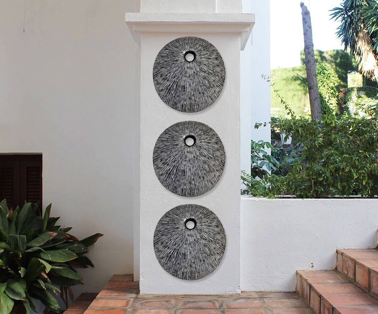 HomeRoots 20 Contemporary Grey Round Wall Art