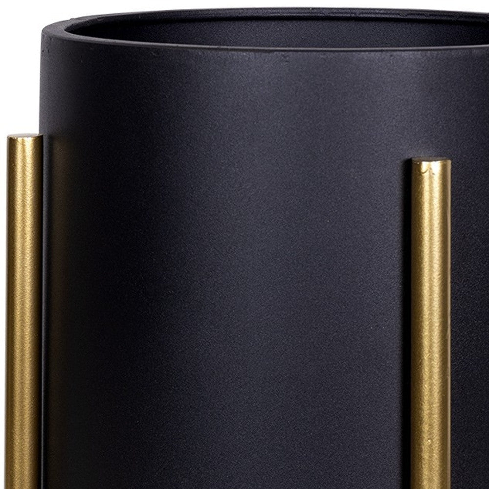 HomeRoots 20" Metal Round End Table in Gold And Black Finish
