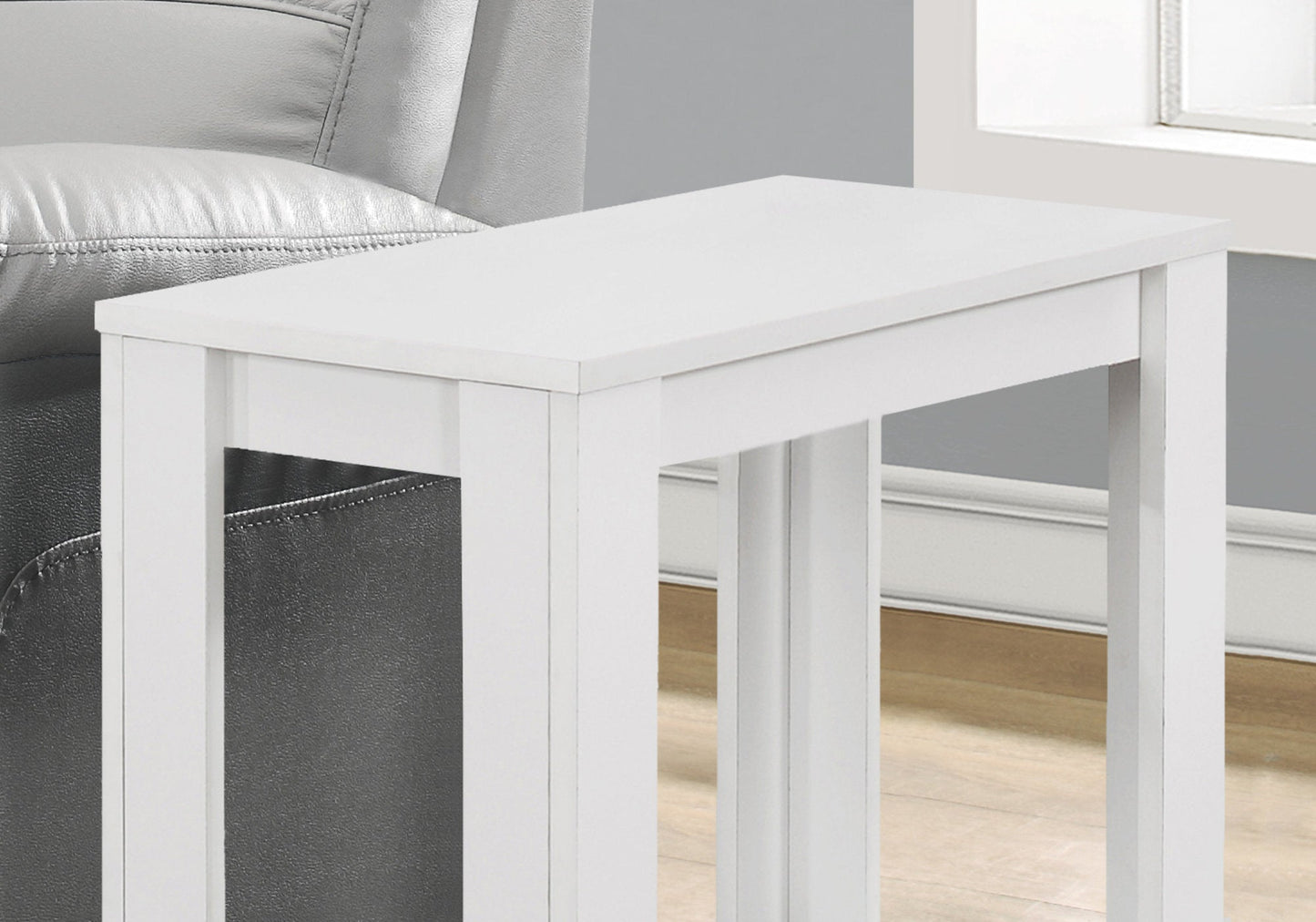 HomeRoots 22" End Table With Shelf in White Finish