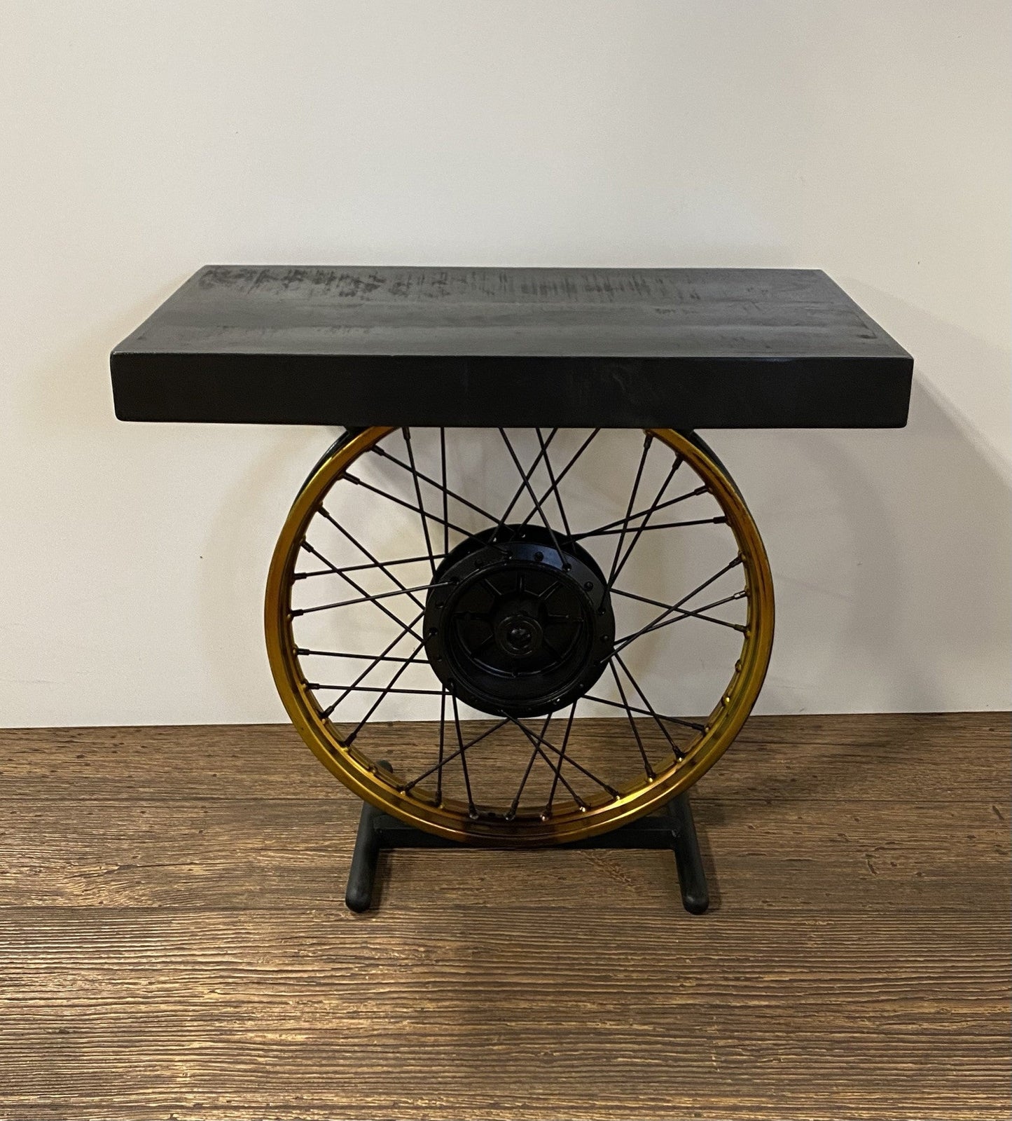 HomeRoots 22" Solid Wood End Table With Black and Gold Finish