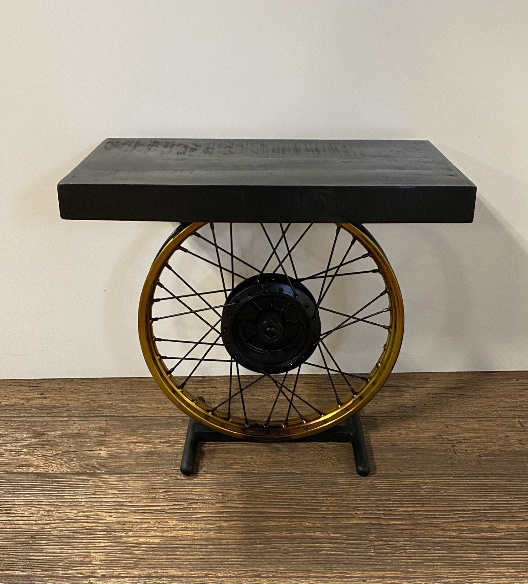 HomeRoots 22" Solid Wood End Table With Black and Gold Finish