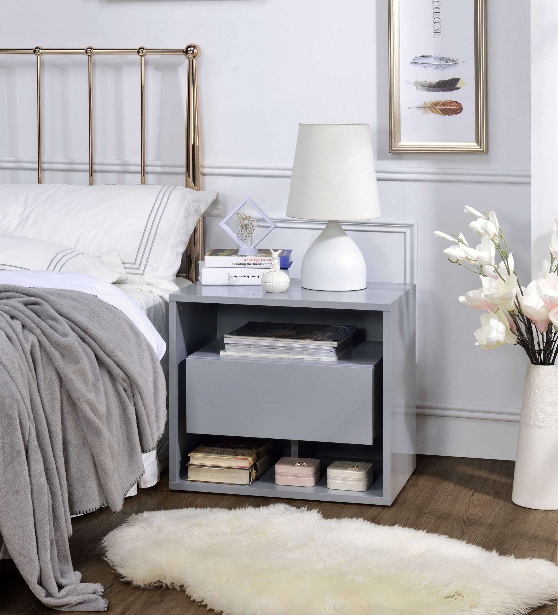HomeRoots 22' x 16' x 20' Gray Wood Accent Table