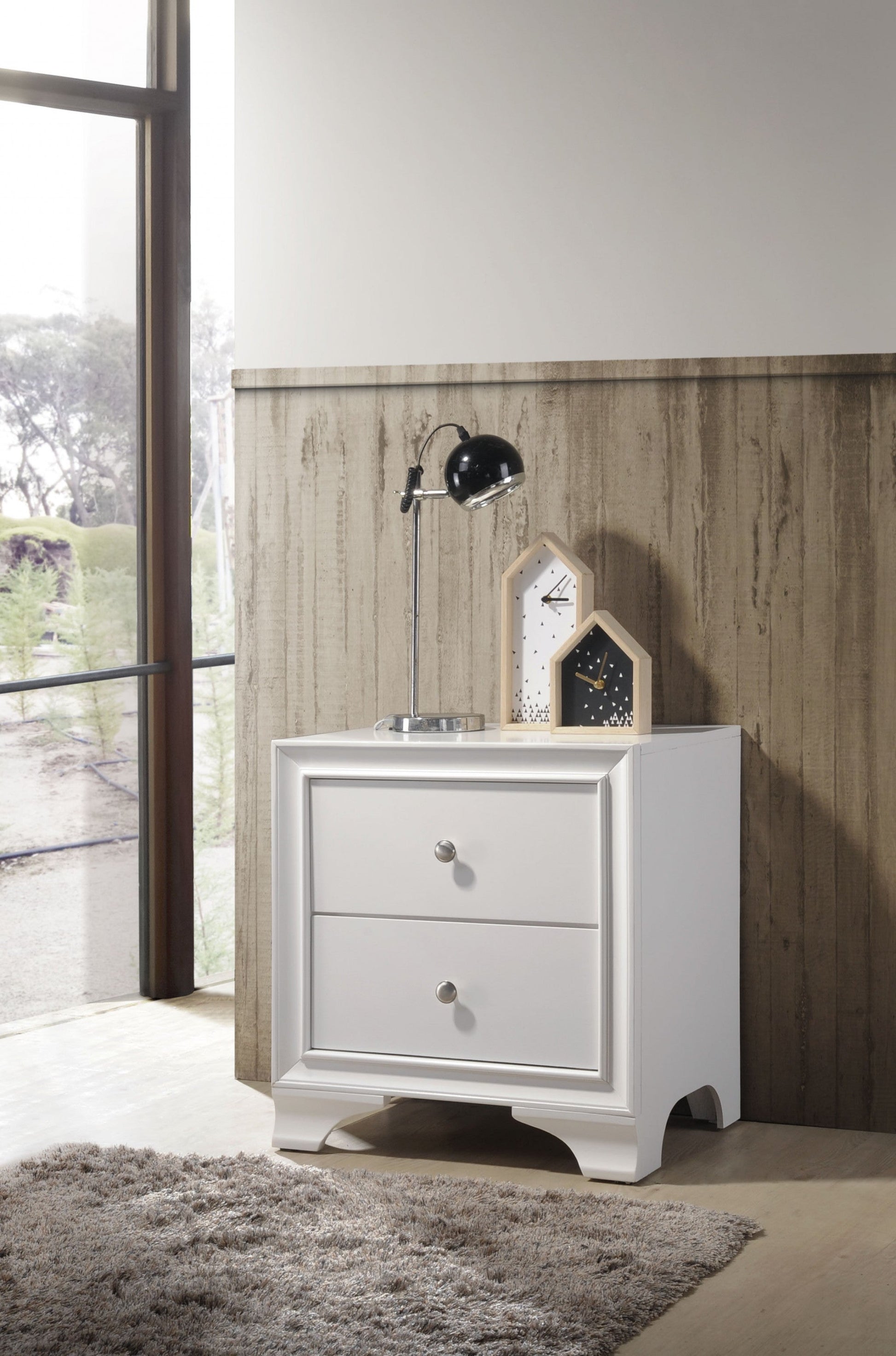 HomeRoots 22' x 17' x 24' White Wood Accent Table