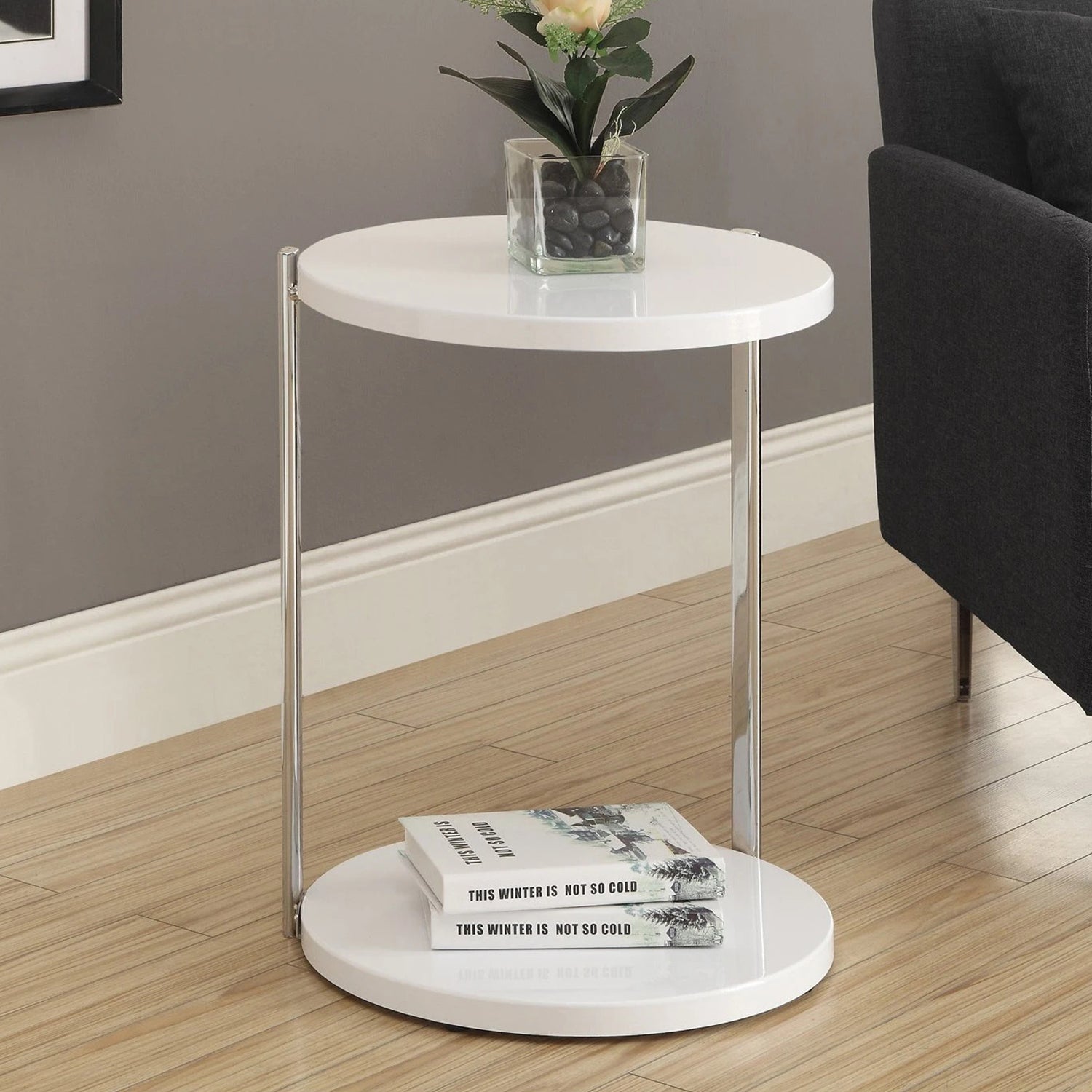 HomeRoots 24" Round End Table With Shelf in White Finish