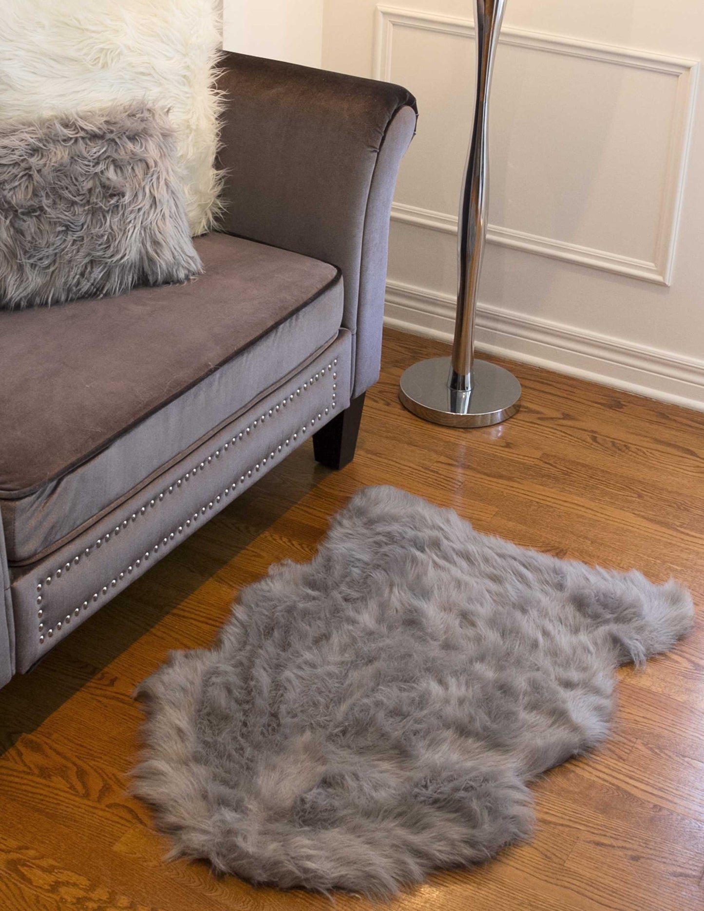 HomeRoots 24" x 36" x 1.5" Sheepskin Faux Fur Single Area Rug in Gray Finish
