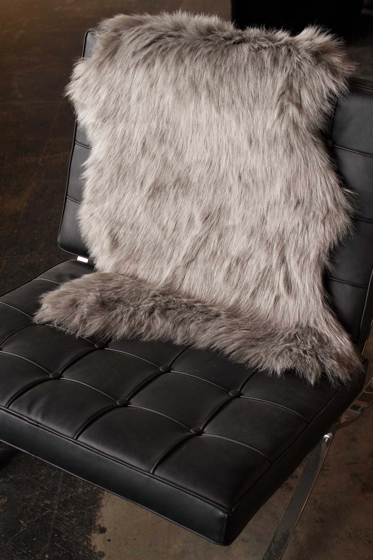 HomeRoots 24" x 36" x 1.5" Sheepskin Faux Fur Single Area Rug in Gray Finish