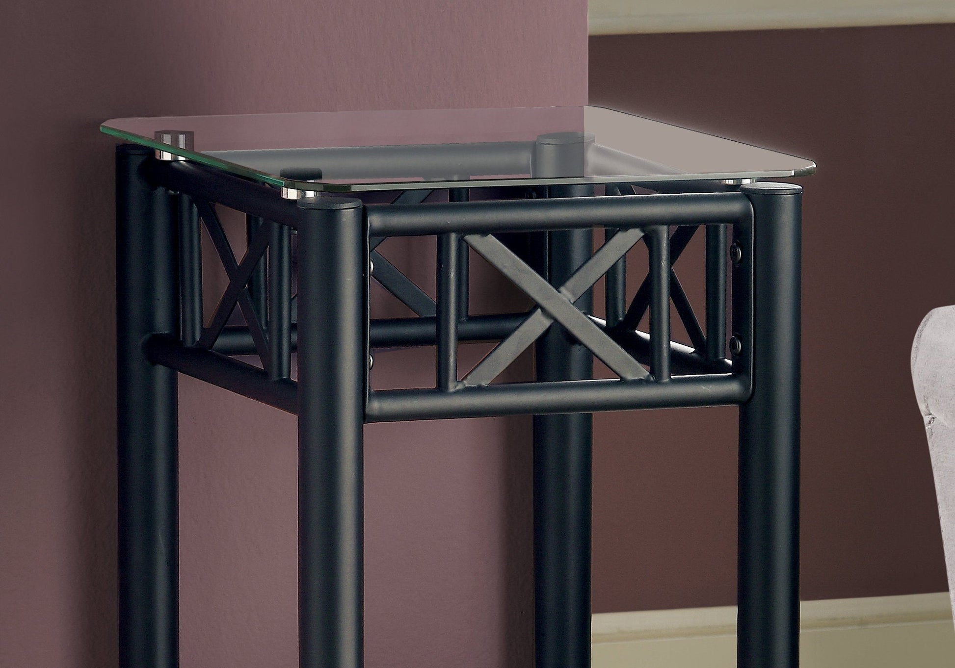 HomeRoots 28" End Table With Shelf in Black and Clear Glass Finish