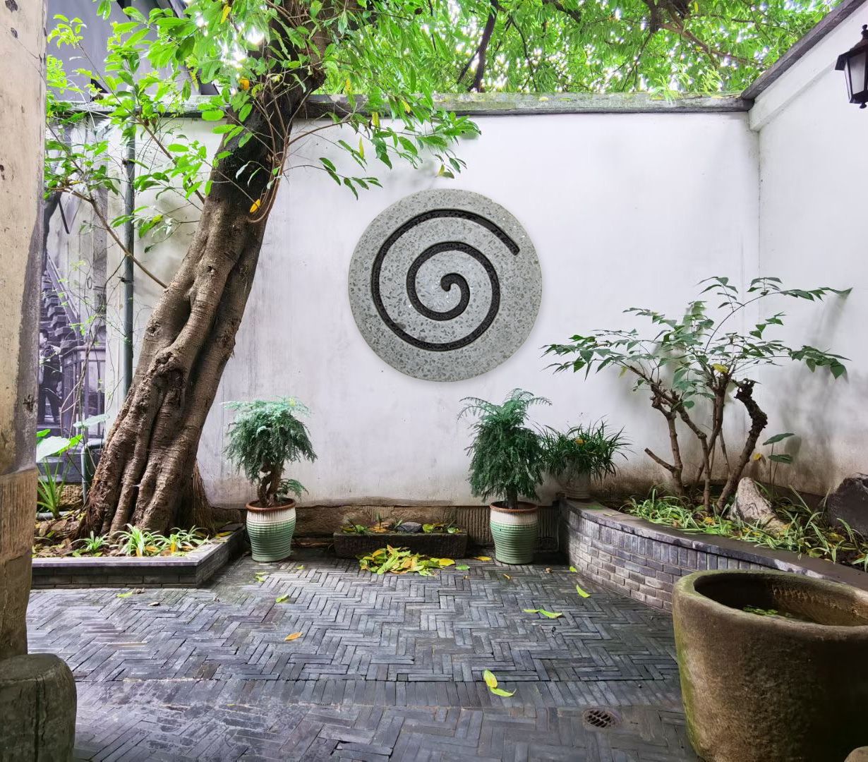 HomeRoots 28 Gray Round Modern Spiral Wall Art